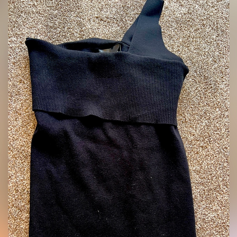 NWT line and dot one shoulder knit top! Size medium!